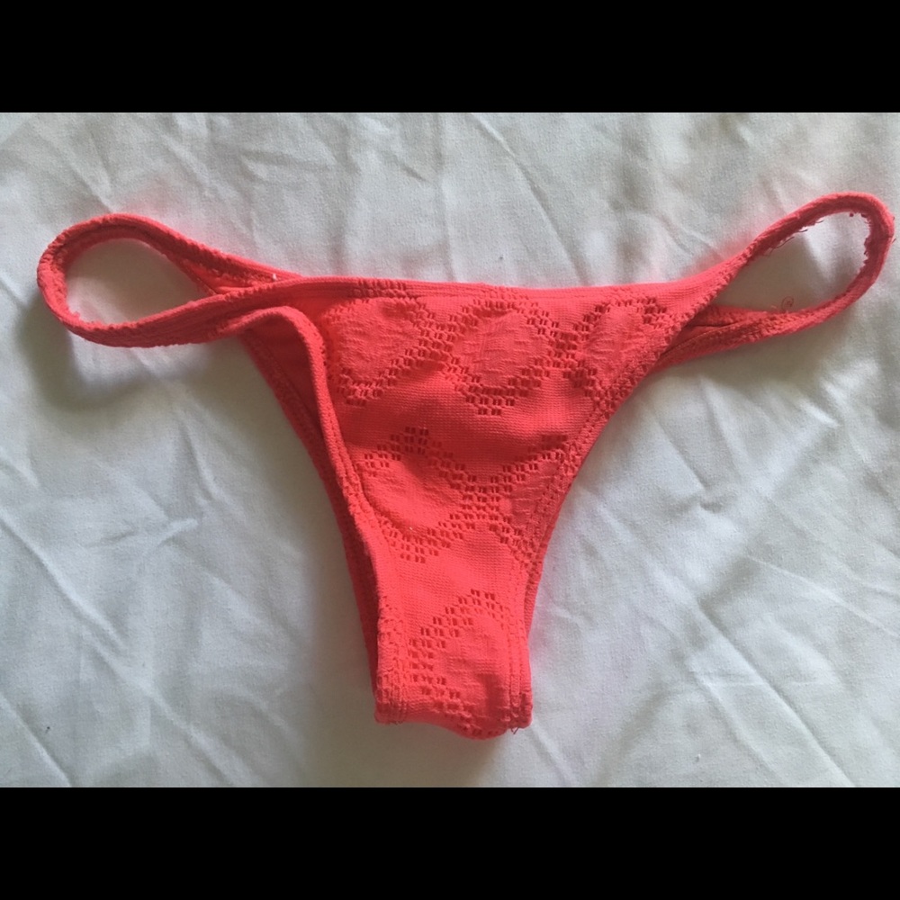 Roxy Bottoms